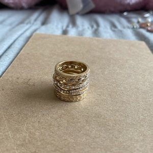 Set of 5 gold rings